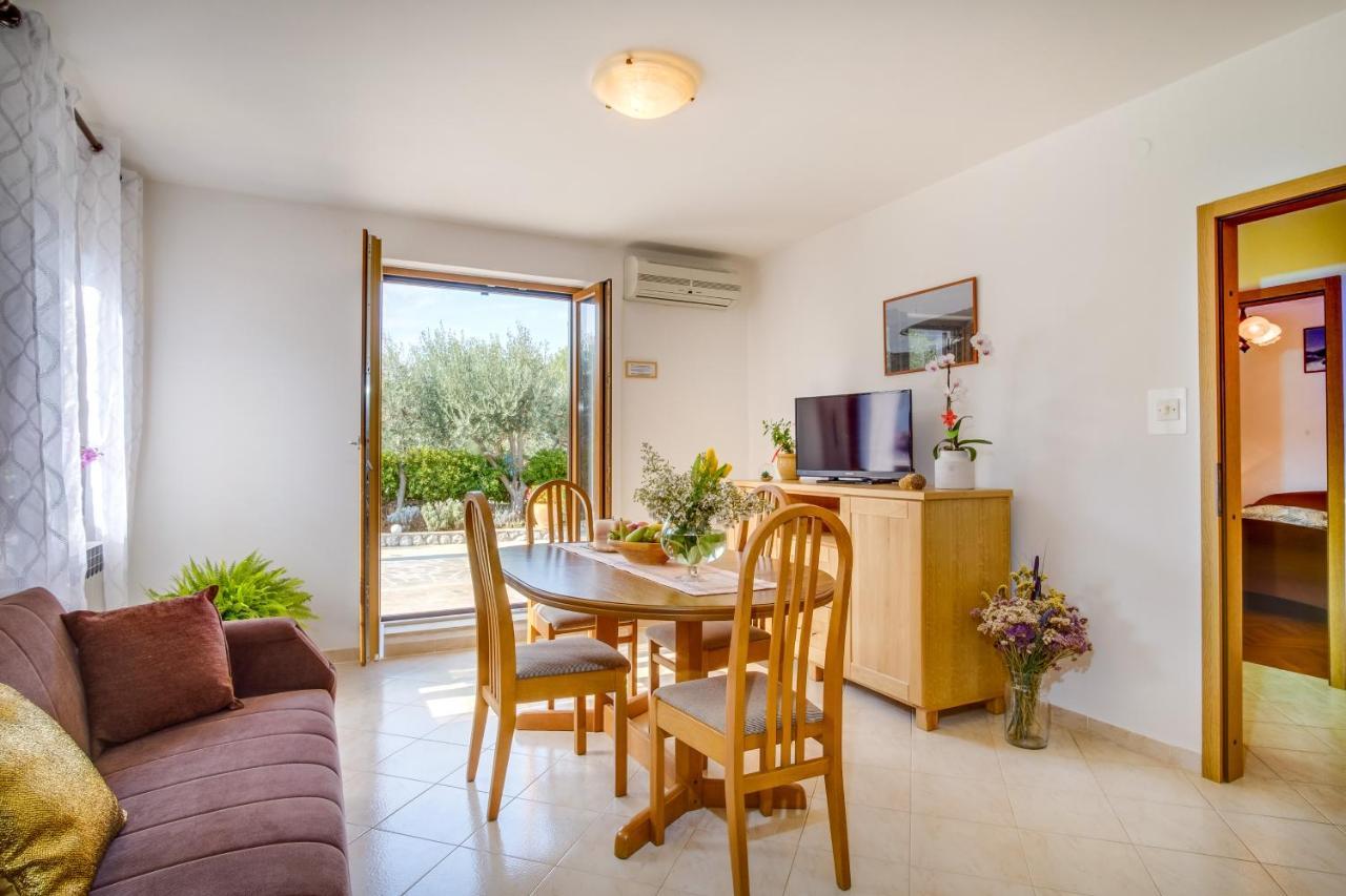 מאלי לוסיניי Apartments Franjo מראה חיצוני תמונה