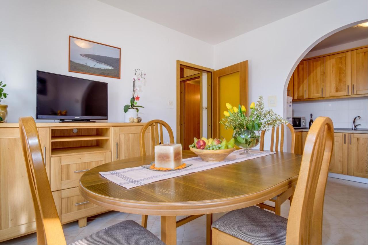 מאלי לוסיניי Apartments Franjo מראה חיצוני תמונה