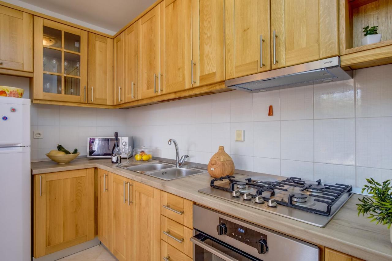 מאלי לוסיניי Apartments Franjo מראה חיצוני תמונה