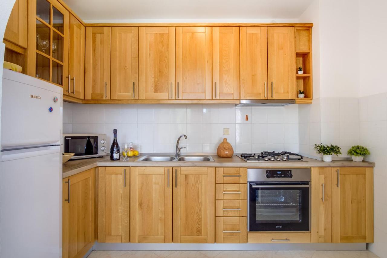 מאלי לוסיניי Apartments Franjo מראה חיצוני תמונה