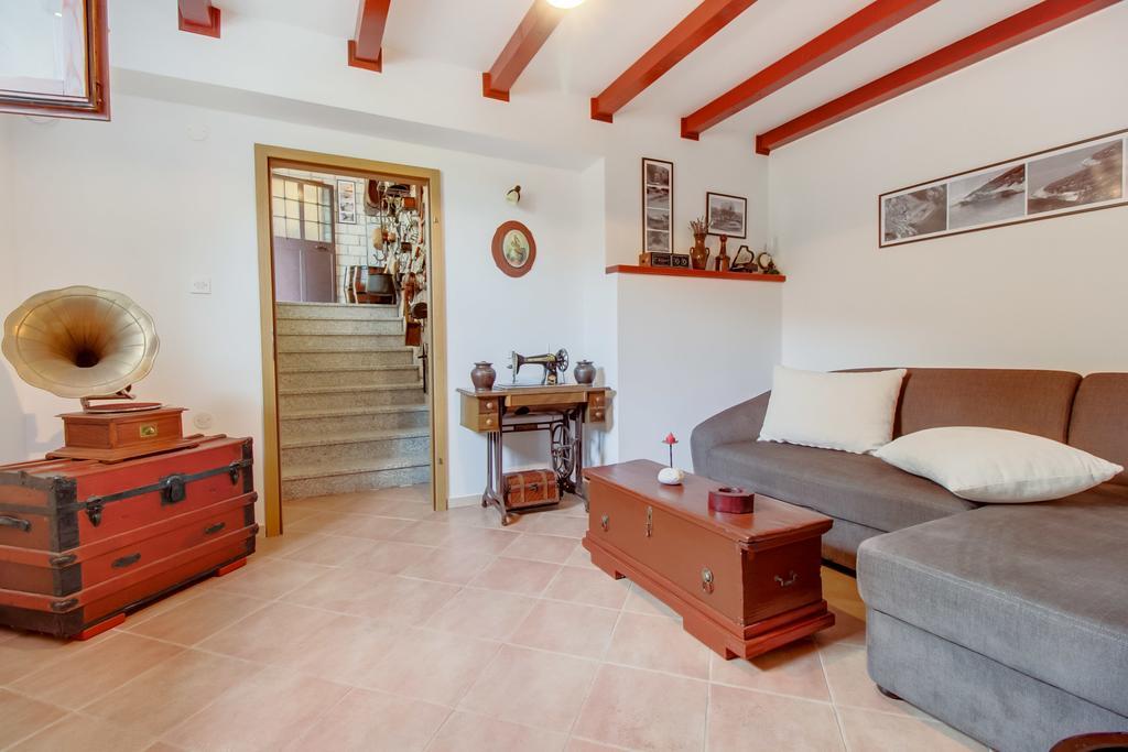 מאלי לוסיניי Apartments Franjo חדר תמונה