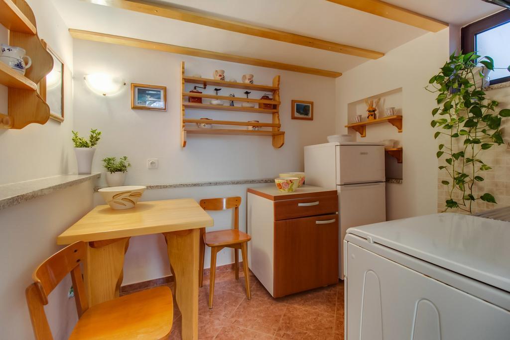 מאלי לוסיניי Apartments Franjo חדר תמונה
