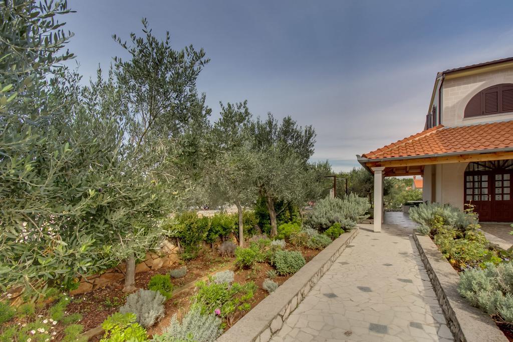 מאלי לוסיניי Apartments Franjo חדר תמונה