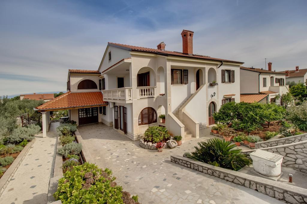 מאלי לוסיניי Apartments Franjo חדר תמונה